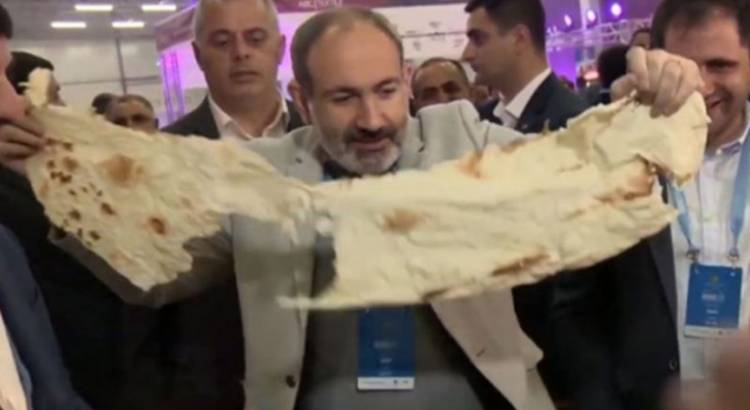 Արևմտյան Հայաստանն էլ նվիրեց. աթոռներդ պինդ գրկեք ու նստեք, էլ հող չկա