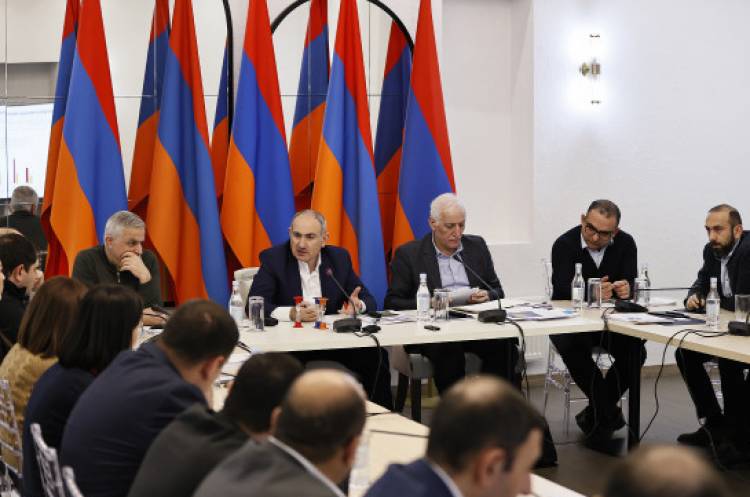 Փաշինյանի և Վահագն Խաչատուրյանի գլխավորությամբ քննարկվել են տնտեսության զարգացման հեռանկարները