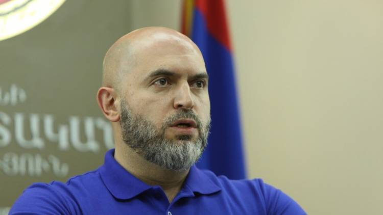 Արմեն Աշոտյանը 5 ամիս է` տնային կալանքի ռեժիմում է` քաղաքական սահմանափակումներով