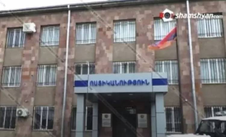 Թալանել են գյուղերից մեկում գործող մթերային խանութը՝ տանելով ծխախոտներ, տեսաձայնագրող սարքը և գումար