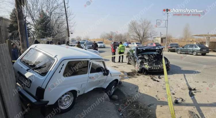 Բախվել են «Mercedes»-ն ու «Նիվա»-ն, որն էլ վթարի հետևանքով հայտնվել է մայթին, վիրավnր կա․ Shamshyan