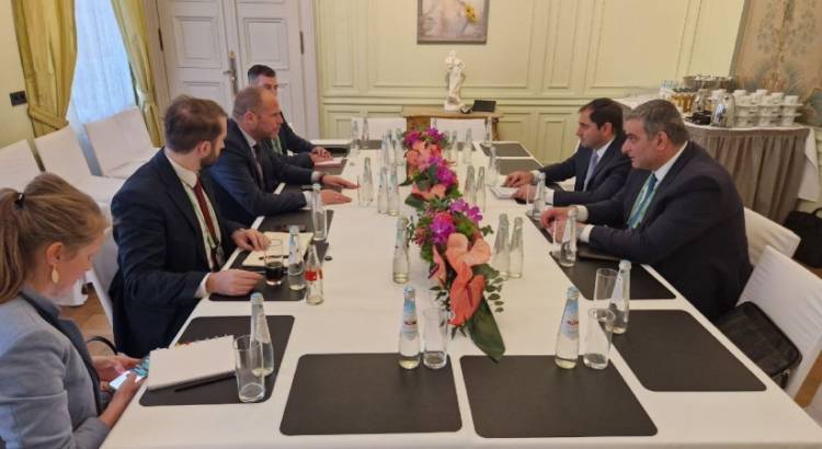 Սուրեն Պապիկյանը հանդիպել է Բելգիայի Թագավորության պաշտպանության նախարարի հետ