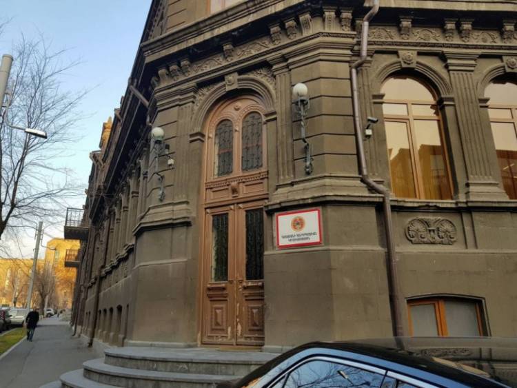 Ինչո՞ւ էր Ռուսաստանի դեսպանի մեքենան մոտ երկու ժամ ՀՀԿ գրասենյակի մոտ. «Փաստ»