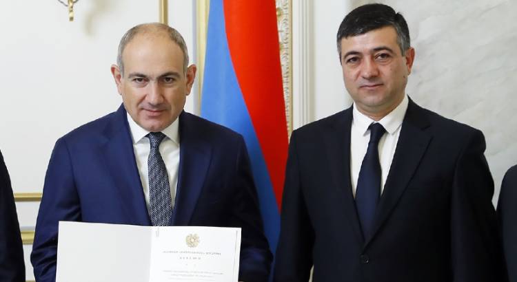 «Ոչ բռնի, թավշյա հեղափոխությունը»՝ որպես քելեխի մաhախոսական. ՔՊ-ի ծանր ժառանգությունը