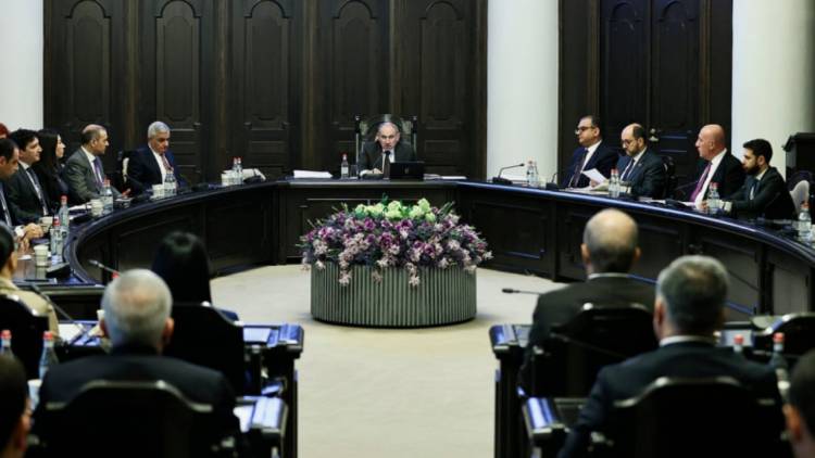 Կառավարությունը հակասում է ինքն իրեն. «Փաստ»