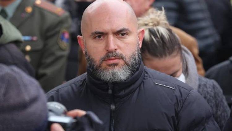 «Շախ» պետք է հայտարարել և «մատ» անել ոչ թե իրար, այլ նրան․ Արմեն Աշոտյան