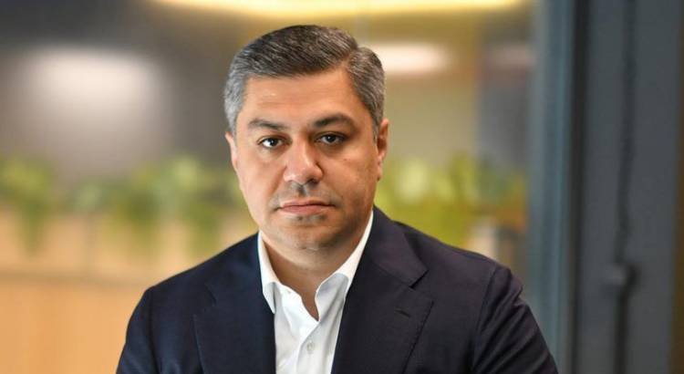 Սիրելի՛ կանայք ու աղջիկներ, եղե՛ք երջանիկ, հարատև երջանիկ․ Արթուր Վանեցյան
