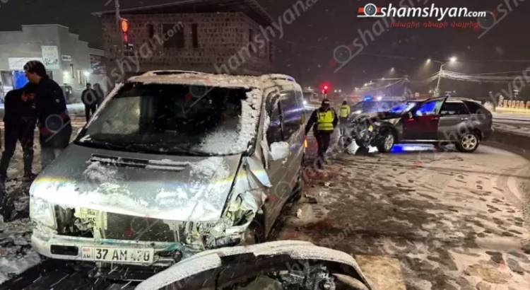 Հրազդանում բախվել են «BMW X5» ու «Mercedes Viano», վիրավnրներ կան. Shamshyan