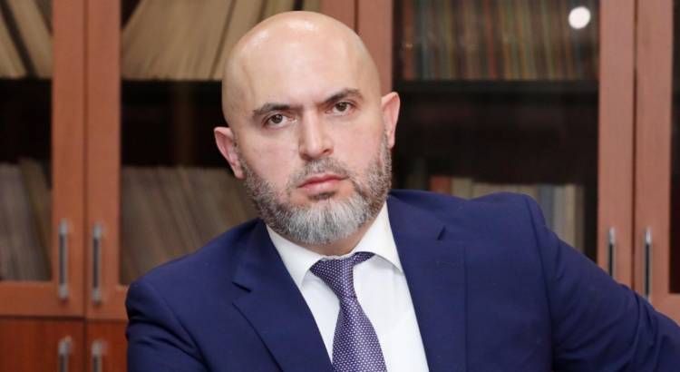 Ո՞ւմ համար էր և ինչի՞ մասին էր Նիկոլի արտահերթ «հարցազրույցը». Աշոտյան