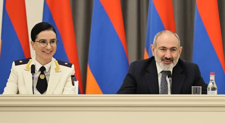 Փաշինյանի «օգնական» Աննա Վարդապետյանը ոչ մի կերպ չկարողացավ հերքել, որ ինքը քաղաքական պատվեր չի կատարում