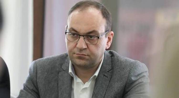 Անահիտ Խալաթյանին եւ մյուս կնոջը ձերբակալել են հակակոռուպցիոն կոմիտեի աշխատակիցները. Բաբայան