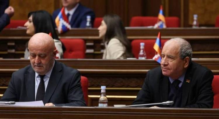 Հակոբ Ասլանյանն ու Հովիկ Աղազարյանը հերթական փորձությունն են պատրաստել․«Հրապարակ»