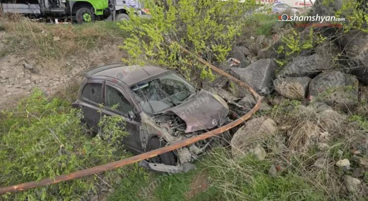 «Nissan»-ը կոտրել է գազատար խողովակն ու հայտնվել ձորակում, վիրավnր կա․ Shamshyan