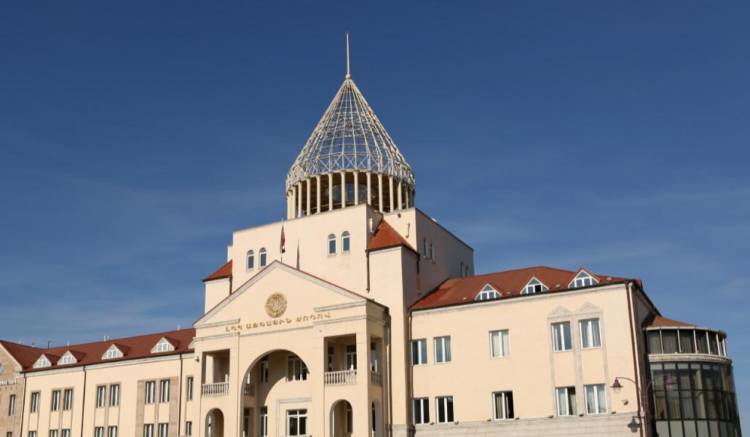 Արցախի պետական ինստիտուտները կշարունակեն գործել․ ընդունվել է սահմանադրական փոխփոխությունների նախագիծ