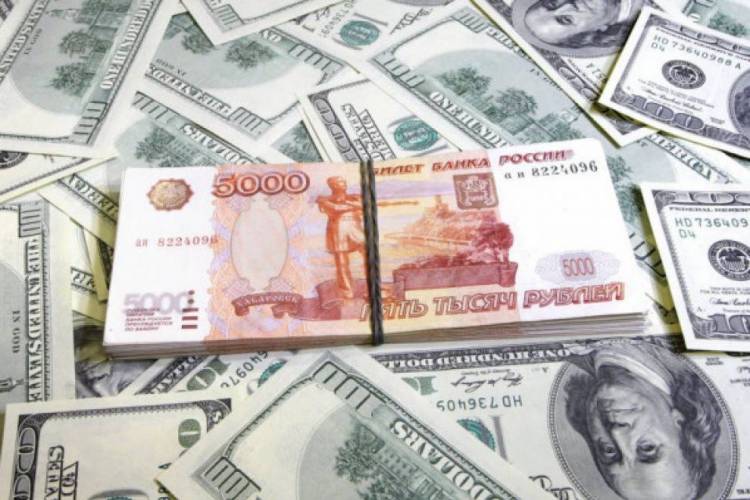Դոլարը թանկացել է, ռուբլին՝ էժանացել․ փոխարժեքն՝ այսօր