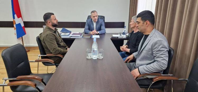 Արցախցիների իրավունքների պաշտպանության խորհրդի ներկայացուցիչները հանդիպել են Սամվել Շահրամանյանի հետ
