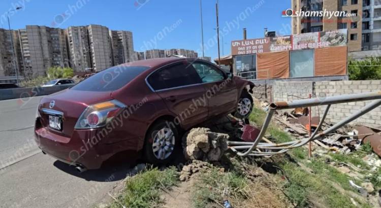 Վթար՝ Երևանում, «Nissan»-ը բախվել է եզրաքարին, հայտնվել հետիոտնի համար նախատեսված վայրում․ Shamshyan