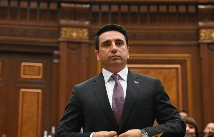 Ալեն Սիմոնյանը շնորհավորել է Սուրբ Զատիկը