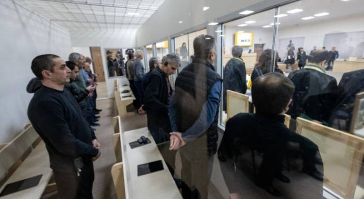 Չգիտեմ՝ Բաքվում գտնվող ամուսնուս ինչպե՞ս բացատրեմ, որ իշխանությունը քայլ չի անում գերիներին վերադարձնելու համար