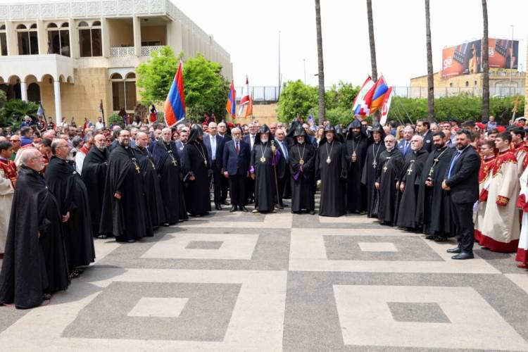 Վտանգալից ուղղության մեջ ենք, դեպի անդունդ կընթանանք, պետք է համախմբվել․ Արամ Ա Վեհափառի պատգամը