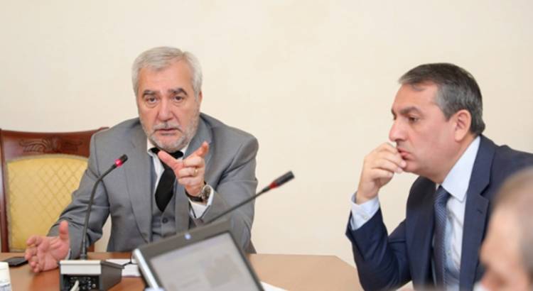 Անդրանիկ Քոչարյանը վախվորած է եւ անհանգստացած, միակ պաշտպանը ՔՊ-ական Արմեն Խաչատրյանն է. «Ժողովուրդ»