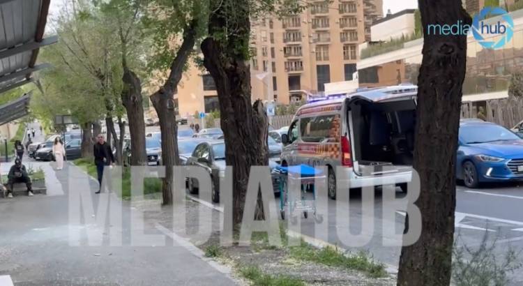 Արտակարգ դեպք` Երևանում. քաղաքացին ընկել է նոր կառուցվող Ինեկոբանկի ինքնաշեն վերելակի հորը