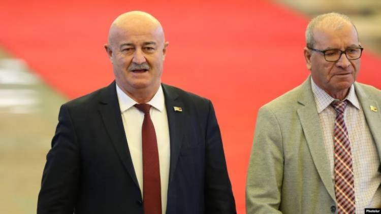 Չգիտեն՝ ինչ անեն Փաշինյանի հետ․ «Հրապարակ»
