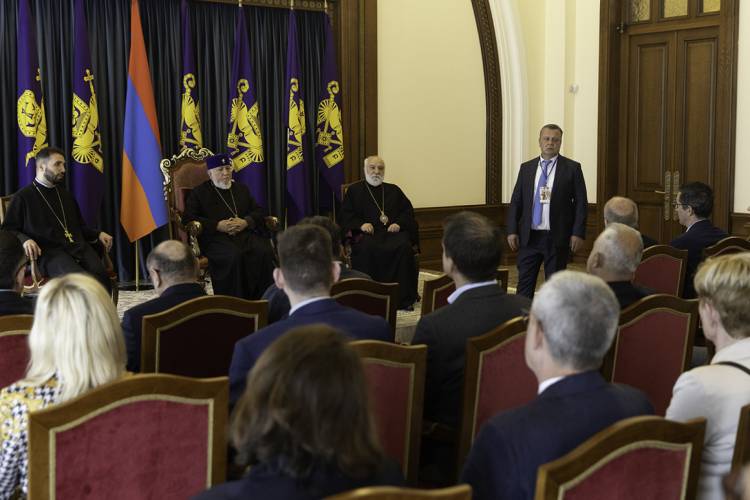 Ամենայն Հայոց Կաթողիկոսն ընդունել է Դատավորների եվրոպական միության տարեկան համաժողովի մասնակիցներին