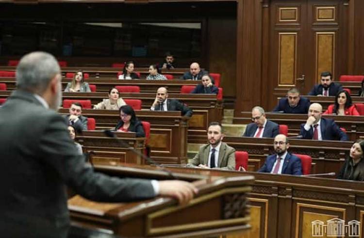 Ով ավելի բարձր ու ավելի թունդ «կքրֆի»․ «Հրապարակ»