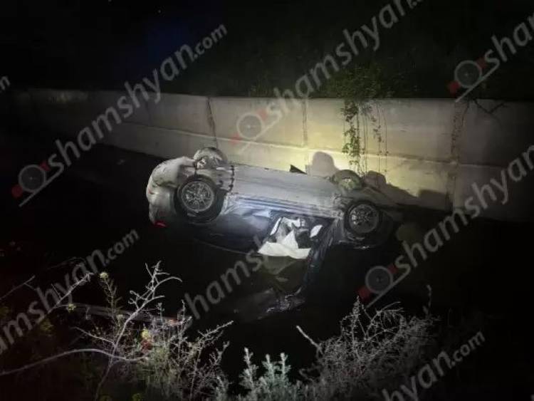 Գերեզմանատան մոտ խմած վարորդը գլխիվայր հայտնվել է ջրատարում․ վիրավորներ կան