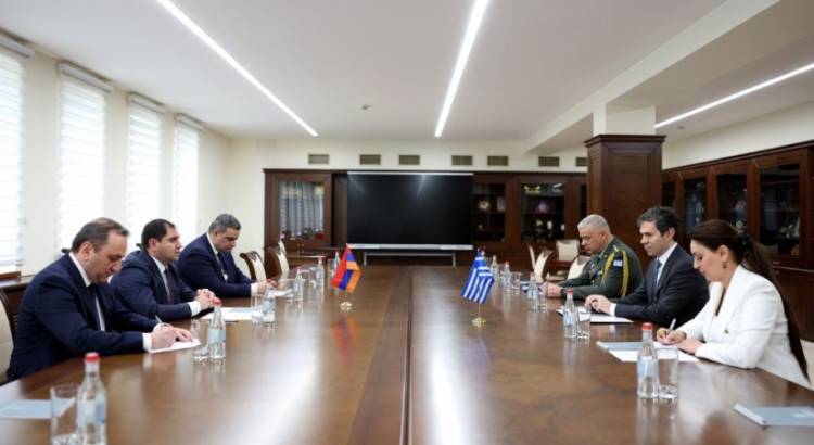 Պապիկյանն ընդունել է Հունաստանի դեսպանին և պաշտպանության հարցերով կցորդին