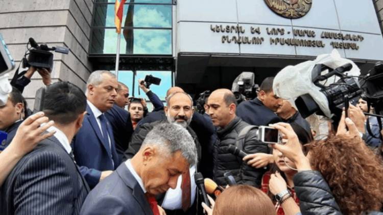 6 տարի առաջ այս օրը Նիկոլն ազդարարեց «Դատարանների շրջափակում» գործողության մեկնարկը