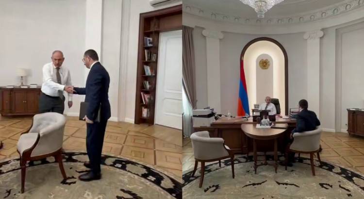 Նիկոլ Փաշինյանը հանդիպել է Մխիթար Հայրապետյանին