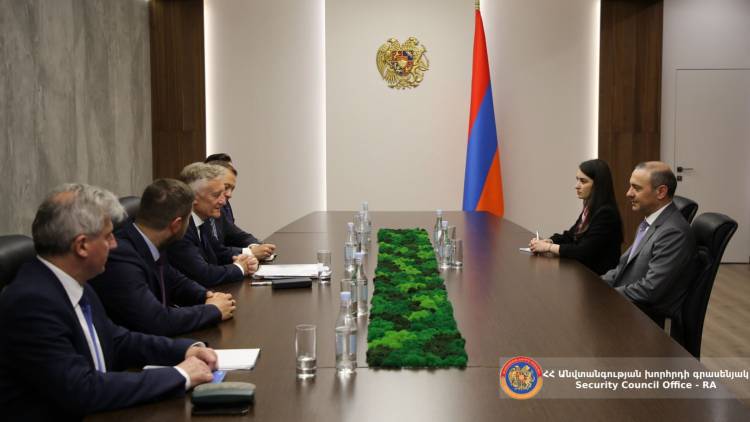 ՀՀ ԱԽ քարտուղարը հանդիպել է Մարեկ Պրավդայի հետ