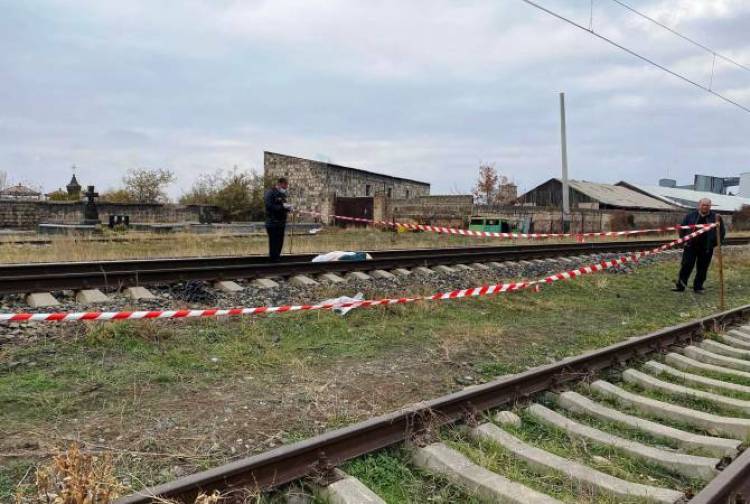 Արտակարգ դեպք. Երևան-Գյումրի երթուղին սպասարկող մարդատար գնացքի տակ պատանի է ընկել